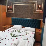 Bonami Hotel *