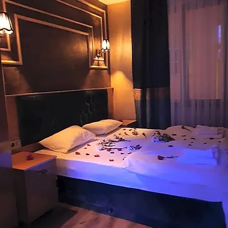 Bonami Hotel *