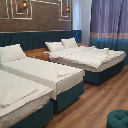 Bonami Hotel *
