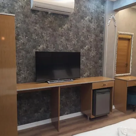 Bonami Hotel *